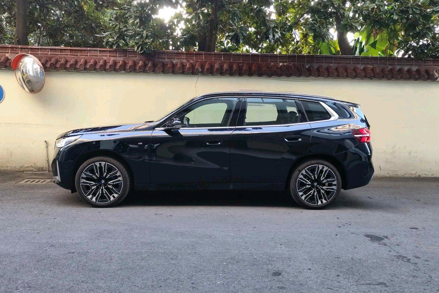 2025 BMW X3 30L Premium Edition - Image 3