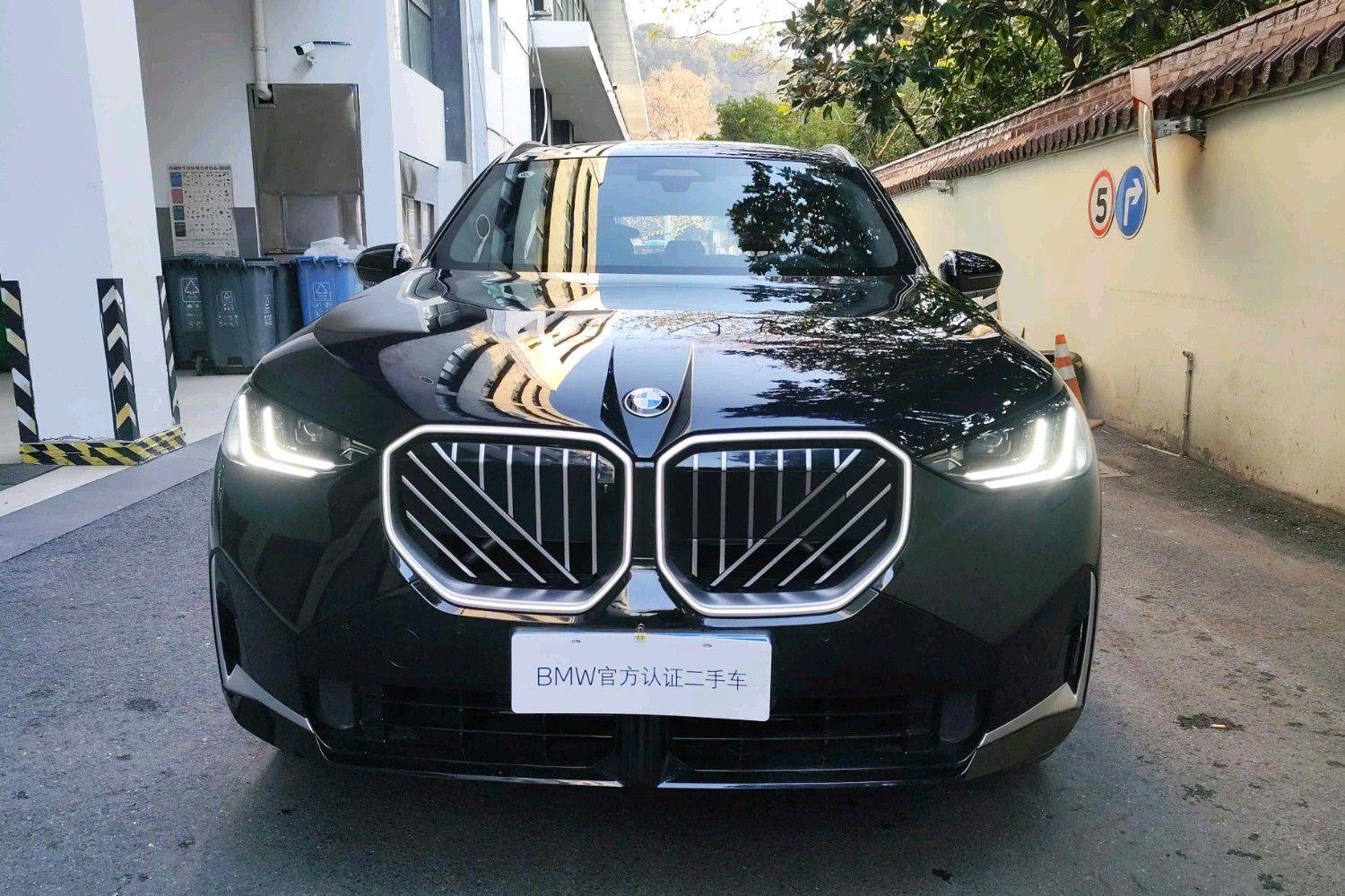 2025 BMW X3 30L Premium Edition - Image 4